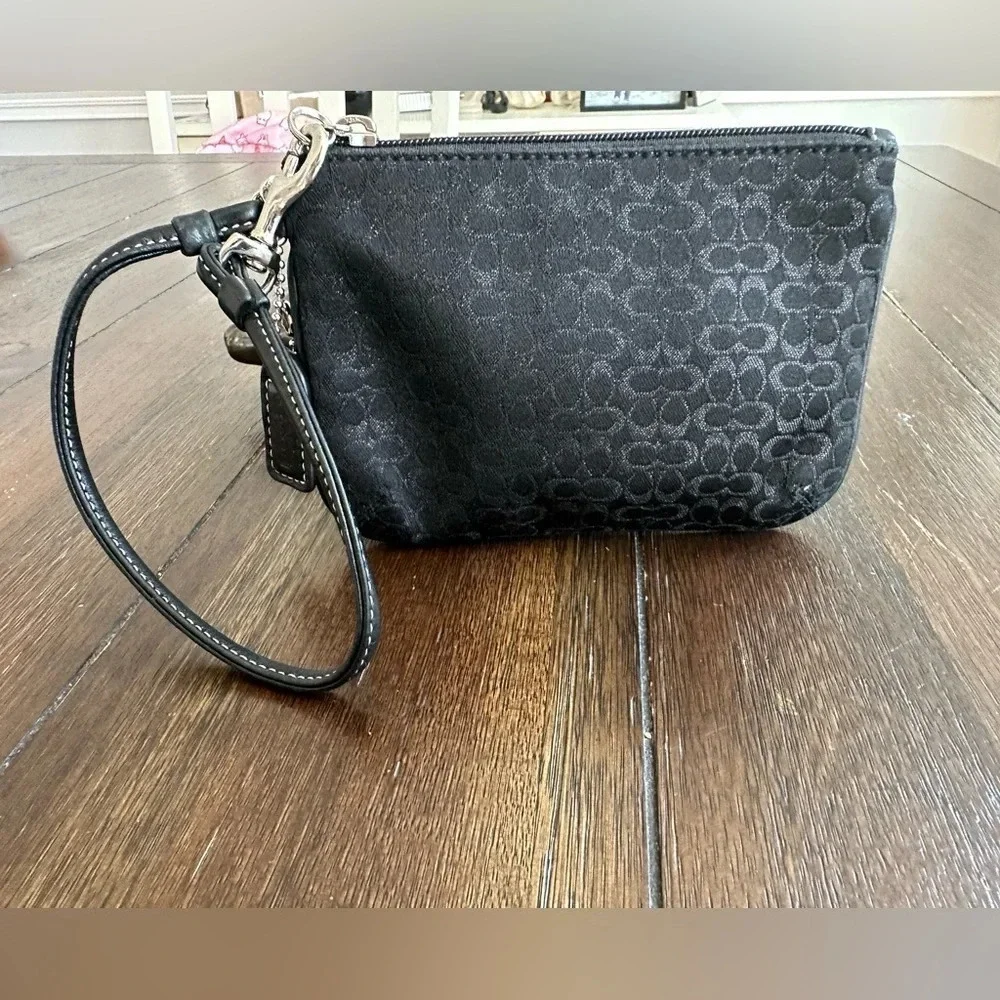 Coach signature logo wrislet